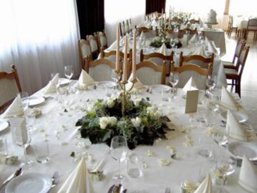 © https://media.hochzeit.click/image/upload/w_1800,c_fill,dpr_auto,f_auto/v1666109401/hochzeitclick01/2806/hochzeitslocation-hotel-steinberg.jpg Hotel Restaurant am Steinberg