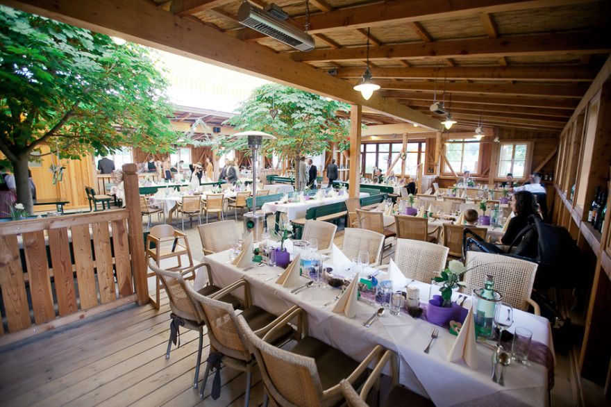 © https://media.hochzeit.click/image/upload/w_1800,c_fill,dpr_auto,f_auto/v1666109501/hochzeitclick01/2585/hochzeitslocation-wirt-am-bach-laakirchen-0003.jpg Wirt am Bach
