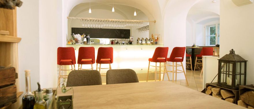 © https://media.hochzeit.click/image/upload/w_1800,c_fill,dpr_auto,f_auto/v1666109678/hochzeitclick01/2431/bild3-1.jpg Restaurant Die Alm