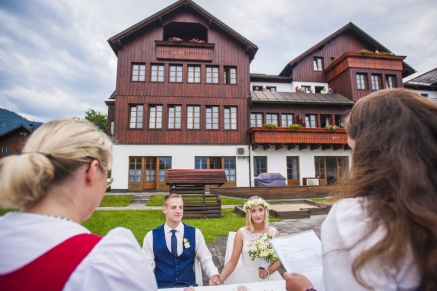 © https://media.hochzeit.click/image/upload/w_1800,c_fill,dpr_auto,f_auto/v1666109735/hochzeitclick01/23960/Screenshot-2016-09-06-11.jpg MONDI-HOLIDAY Seeblickhotel Grundlsee