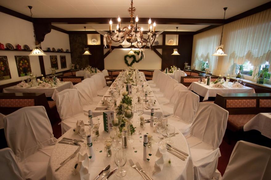 © https://media.hochzeit.click/image/upload/w_1800,c_fill,dpr_auto,f_auto/v1666110001/hochzeitclick01/20441/kloepferkeller.jpg Klöpfer Keller