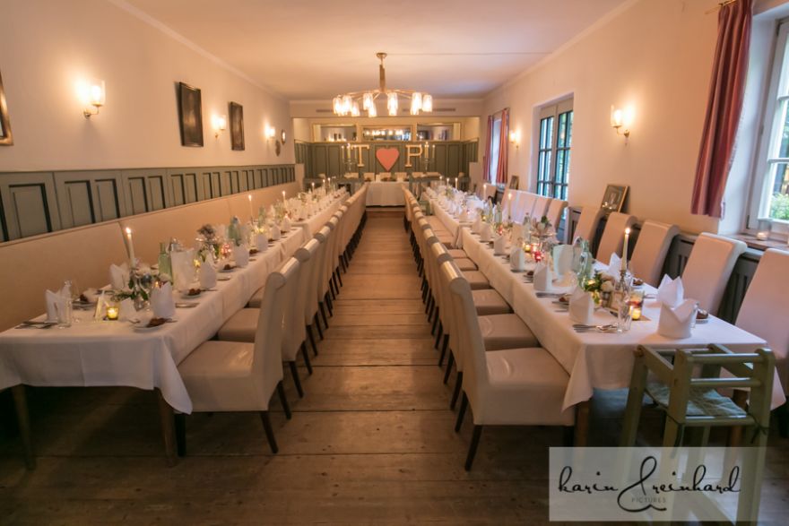 © https://media.hochzeit.click/image/upload/w_1800,c_fill,dpr_auto,f_auto/v1666110105/hochzeitclick01/14010/schloss-aigen.jpg Schloss Aigen