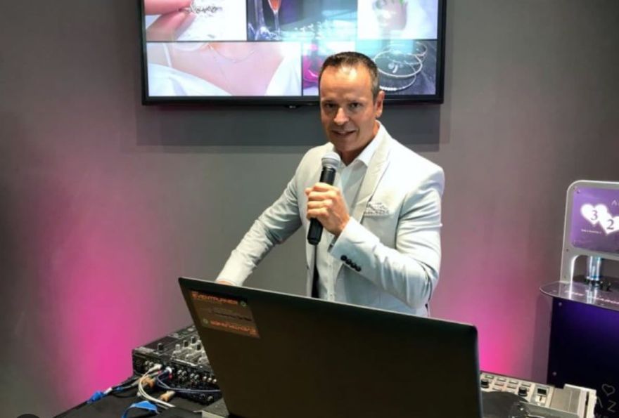 hochzeitsdisco.at - EventDJ Mike Piano