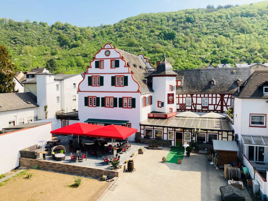 © https://media.hochzeit.click/image/upload/w_1800,c_fill,dpr_auto,f_auto/v1677717634/hochzeitclick01/ypnhugykzp269rfqfg33.jpg Hotel Rheingraf