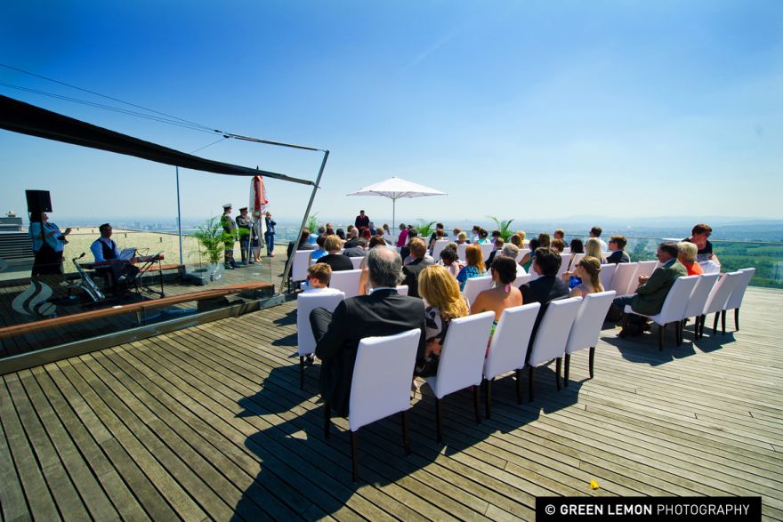© https://media.hochzeit.click/image/upload/w_1800,c_fill,dpr_auto,f_auto/v1686223278/hochzeitclick01/1648/7921.jpg Kahlenberg