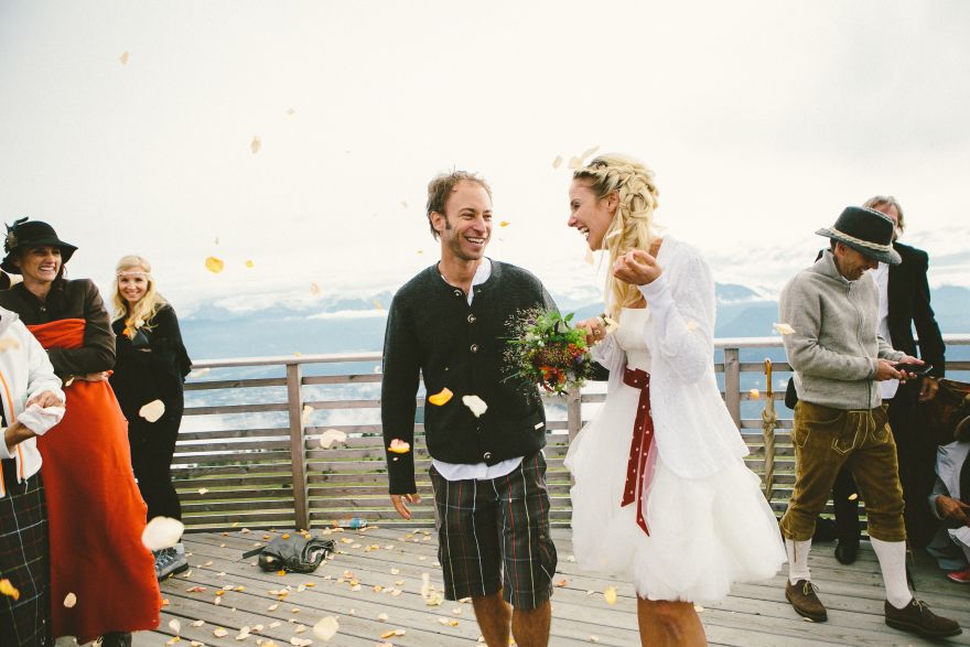 © https://media.hochzeit.click/image/upload/w_1800,c_fill,dpr_auto,f_auto/v1686223456/hochzeitclick01/1920/3045.jpg Hotel12