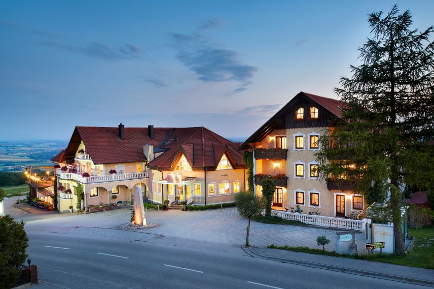 © https://media.hochzeit.click/image/upload/w_1800,c_fill,dpr_auto,f_auto/v1686223494/hochzeitclick01/2072/212143.jpg Revita Hotel Kocher