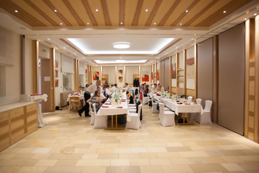 © https://media.hochzeit.click/image/upload/w_1800,c_fill,dpr_auto,f_auto/v1686223659/hochzeitclick01/2402/26581.jpg Gasthaus Fleischerei Steinacker