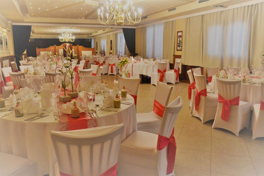 © https://media.hochzeit.click/image/upload/w_1800,c_fill,dpr_auto,f_auto/v1686223887/hochzeitclick01/2965/65138.jpg Landgasthof Buchinger