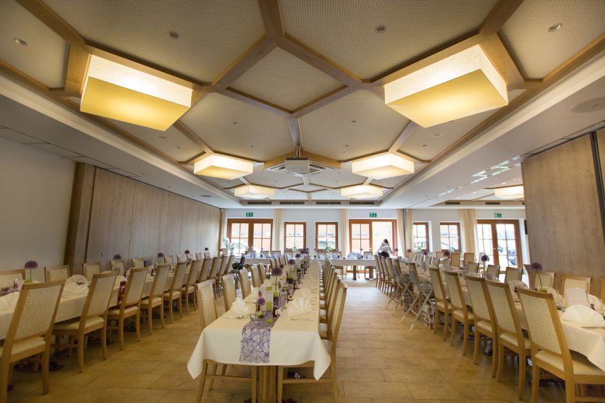 © https://media.hochzeit.click/image/upload/w_1800,c_fill,dpr_auto,f_auto/v1686223991/hochzeitclick01/2385/26574.jpg Strasserhof