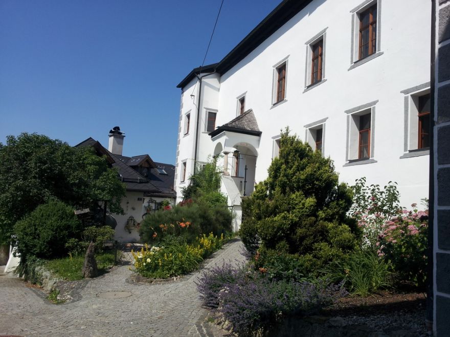 © https://media.hochzeit.click/image/upload/w_1800,c_fill,dpr_auto,f_auto/v1686224016/hochzeitclick01/2386/1856.jpg Restaurant Klosterstube