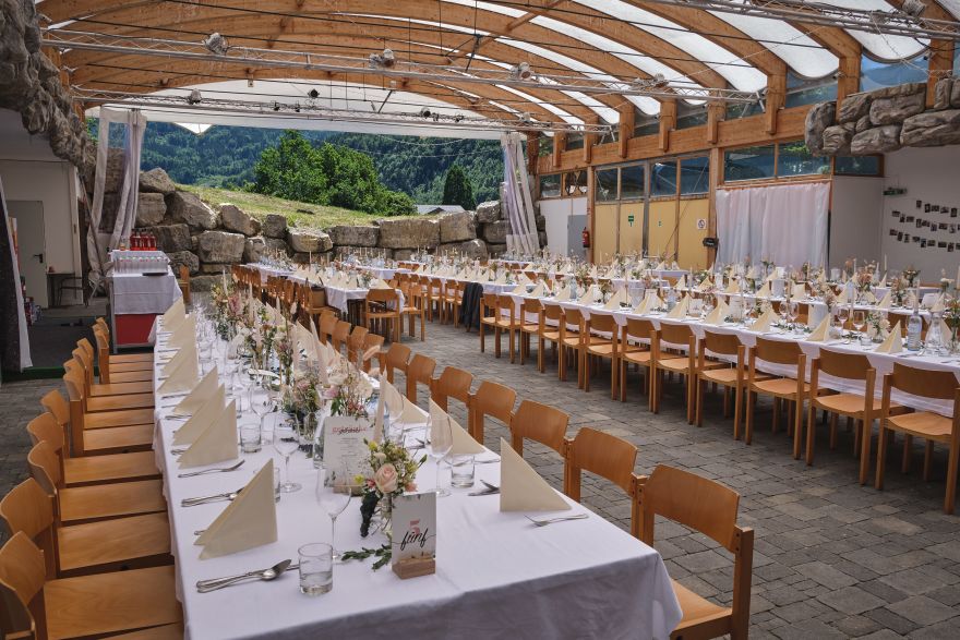 © https://media.hochzeit.click/image/upload/w_1800,c_fill,dpr_auto,f_auto/v1686224658/hochzeitclick01/V5MIBlWyT4MkxWibwCCyIK60bPJ2/407316.jpg Abarena
