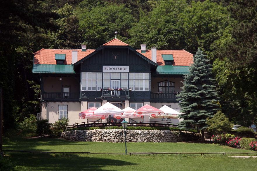 © https://media.hochzeit.click/image/upload/w_1800,c_fill,dpr_auto,f_auto/v1686224674/hochzeitclick01/43571/15995.jpg Restaurant Rudolfshof