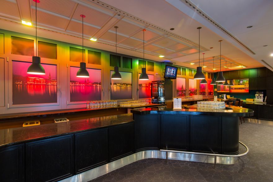 Center Court Lounge