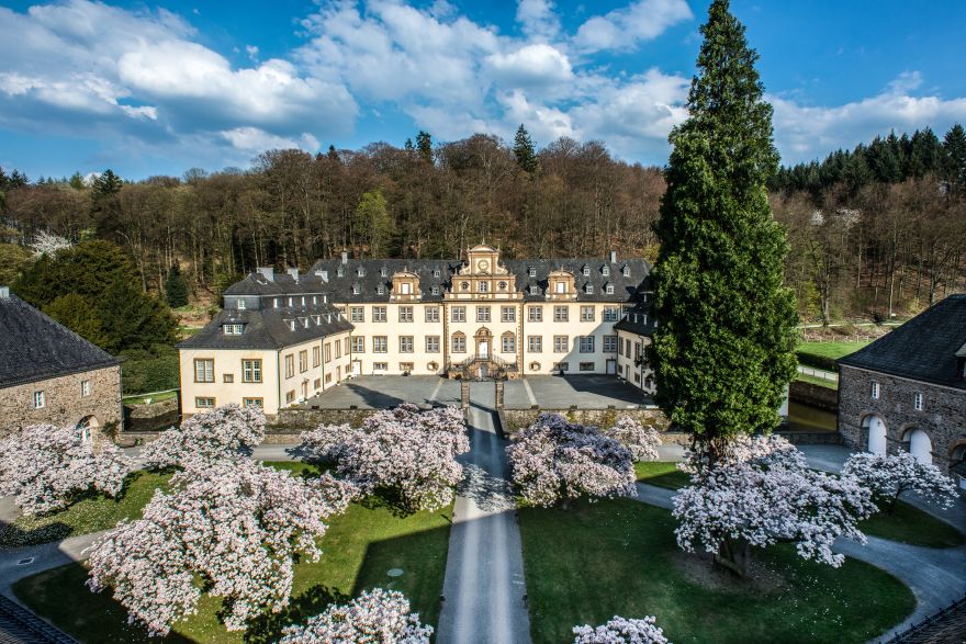 © https://media.hochzeit.click/image/upload/w_1800,c_fill,dpr_auto,f_auto/v1686224810/hochzeitclick01/5rz1Nf9PCiC2PWjZ4Q2S/92083.jpg Schloss Ehreshoven
