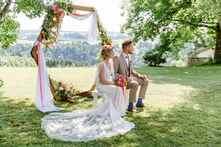 © https://media.hochzeit.click/image/upload/w_1800,c_fill,dpr_auto,f_auto/v1686225480/hochzeitclick01/6757/304667.jpg Schloss Altenhof