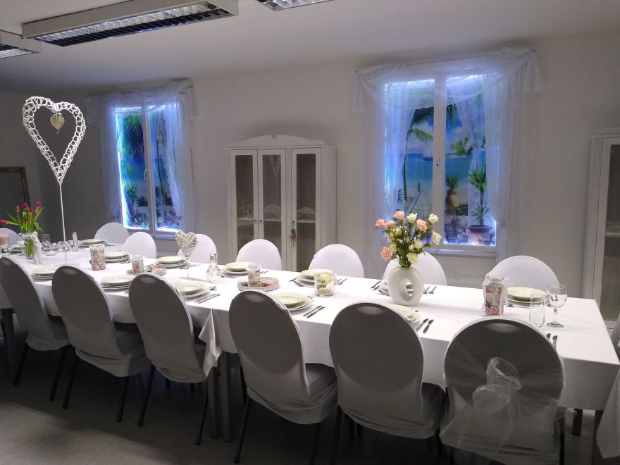 © https://media.hochzeit.click/image/upload/w_1800,c_fill,dpr_auto,f_auto/v1686225497/hochzeitclick01/CEAPzyC8KySGhc4kT5holVnKzzt1/419524.jpg Der Mietladen Lichtenfels