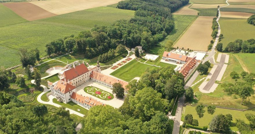 © https://media.hochzeit.click/image/upload/w_1800,c_fill,dpr_auto,f_auto/v1686225704/hochzeitclick01/45537/401118.jpg Schloss Thalheim