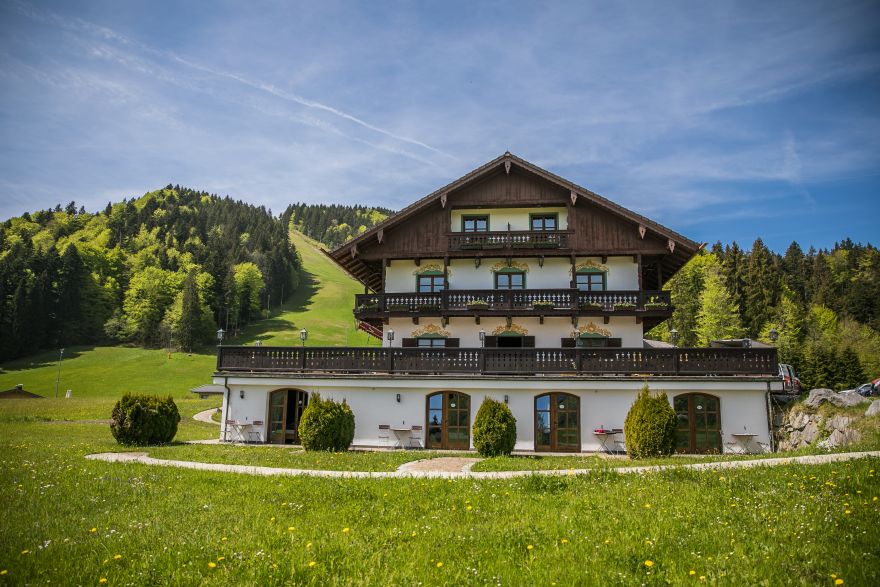© https://media.hochzeit.click/image/upload/w_1800,c_fill,dpr_auto,f_auto/v1686225758/hochzeitclick01/B82F31aeXbYDmybFS2WpunBktuI3/409503.jpg Berghotel Sonnenbichl