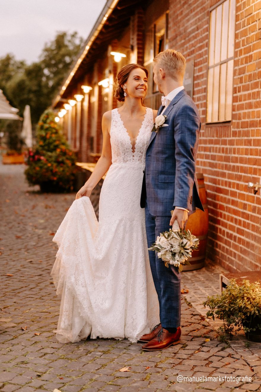 © https://media.hochzeit.click/image/upload/w_1800,c_fill,dpr_auto,f_auto/v1694432175/hochzeitclick01/qaclwuh682l3357t6qeq.jpg Alte Reederei