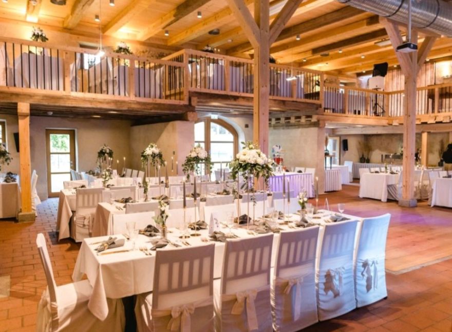 © https://media.hochzeit.click/image/upload/w_1800,c_fill,dpr_auto,f_auto/v1704847243/hochzeitclick01/kqpkhmoupx1lmsgvpjte.jpg Hammerschloss-Stodl Schmidmühlen