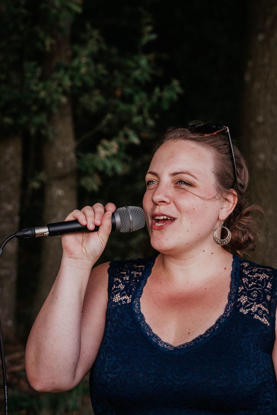 Melanie Fedl - Hochzeitssängerin
