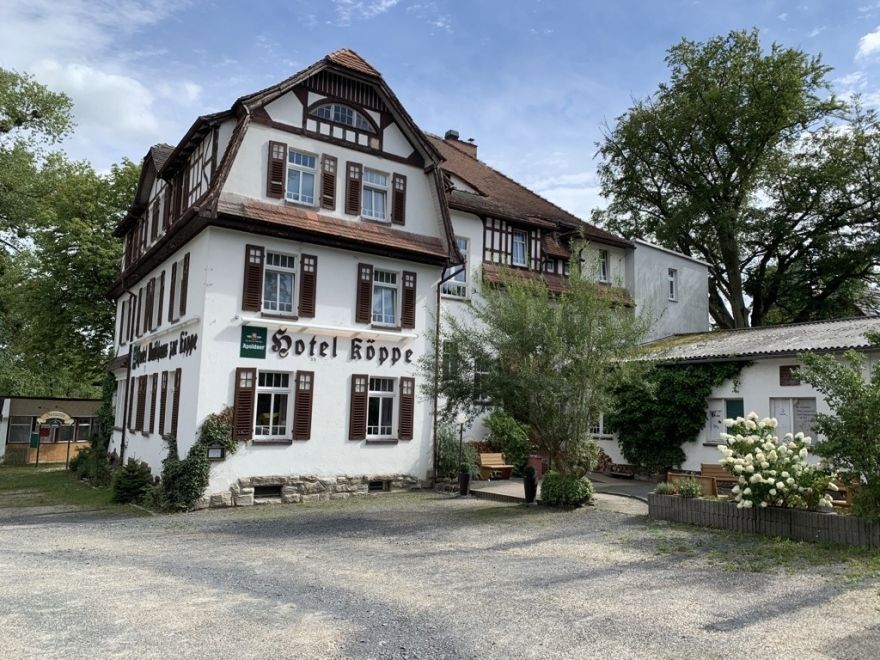 © https://media.hochzeit.click/image/upload/w_1800,c_fill,dpr_auto,f_auto/v1741252299/hochzeitclick01/cykw9xsxhvwwxtbayfo1.jpg Hotel zur Köppe