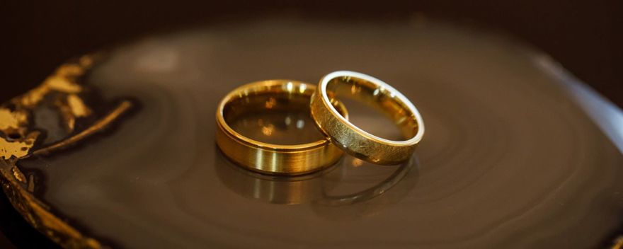 © https://media.hochzeit.click/image/upload/w_1800,c_fill,dpr_auto,f_auto/v1741696558/MyHochzeitclick/6x3rvuHrkadz9uPe9sdcJK9puvM2/--uebersicht-by-hochzeitclick-1741696551526.jpg Juwelier Herzog