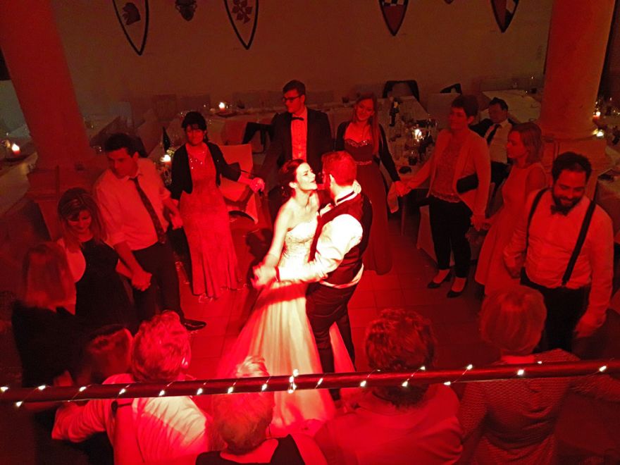Hochzeitsband & DJ Hubert-live aus Straubing
