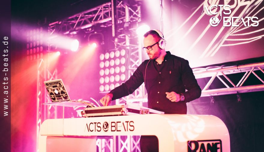 DJ Plus Live Band - ACTS & BEATS