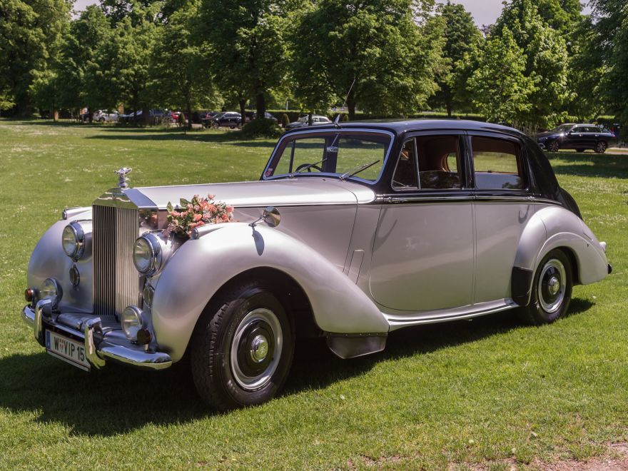 Dr. Barnea - Oldtimer und Sportwagen Vermietung