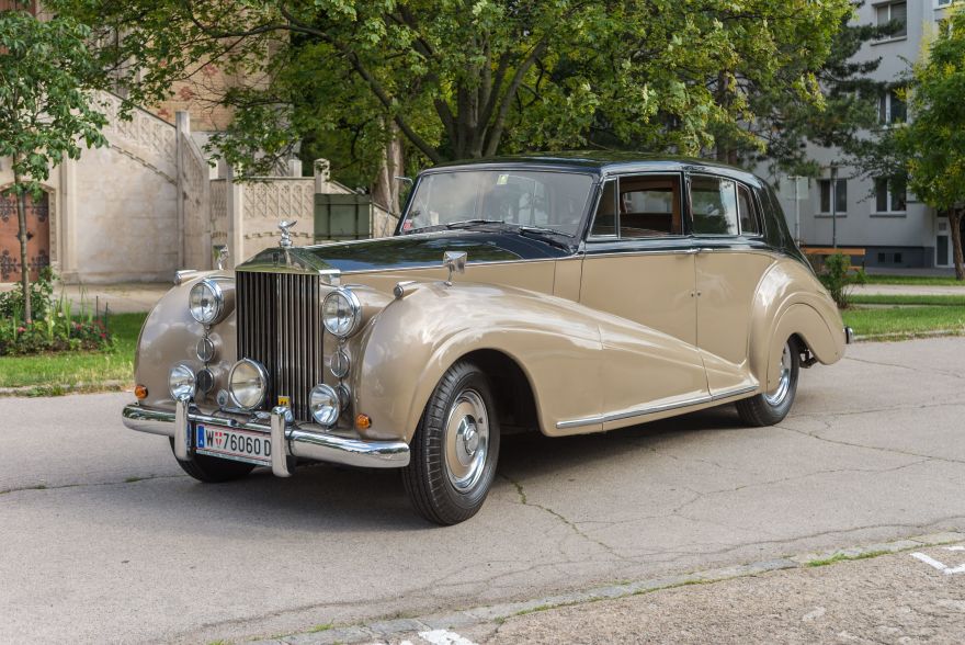Dr. Barnea - Oldtimer und Sportwagen Vermietung