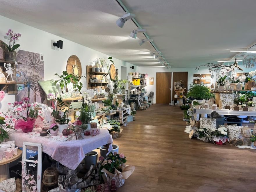 © https://media.hochzeit.click/image/upload/w_1800,c_fill,dpr_auto,f_auto/v1758276977/hochzeitclick01/6MGSyQq5KNOrOlSpurabJq225fk1/floristik-peham-florist-uebersicht-by-hochzeitclick-1758276967831.jpg Floristik Peham
