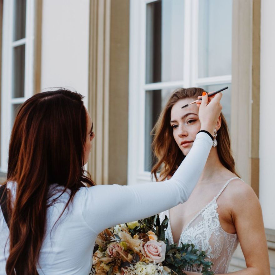 Viola König Hair & Makeup Artist