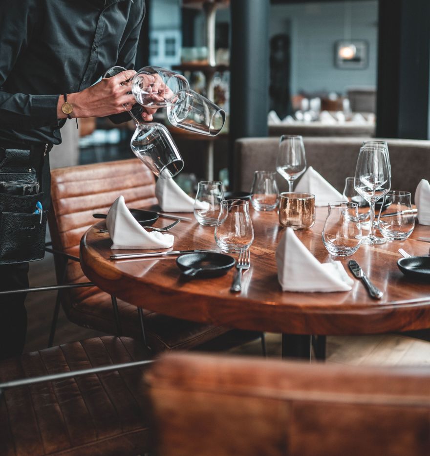 CHECK INN Restaurant Eventhalle TERMINAL EINS