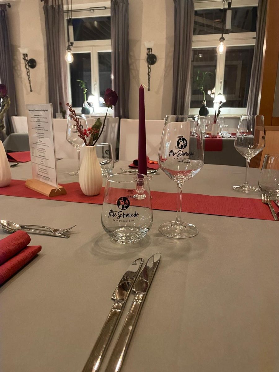 Gedeckter Festtisch