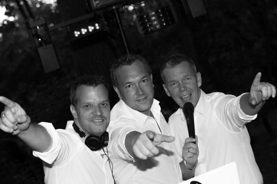 Awesome DJs