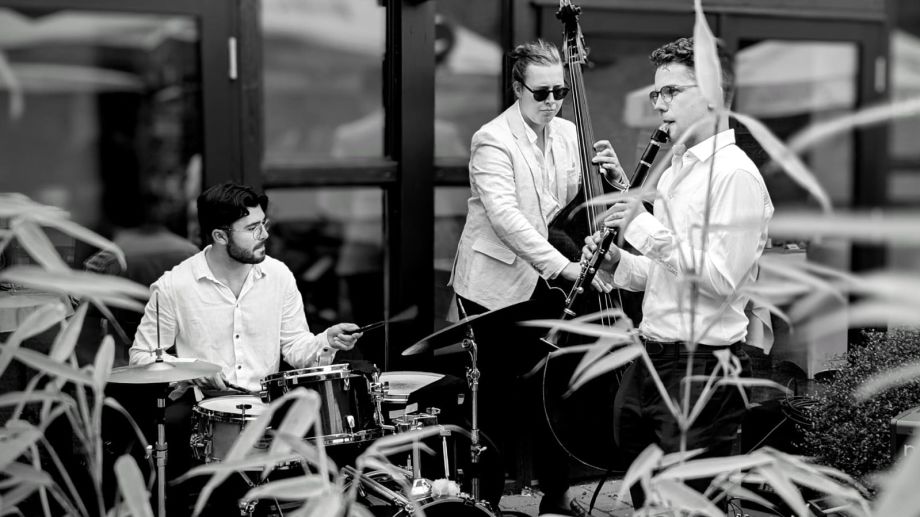 Swing & Celebrate Trio