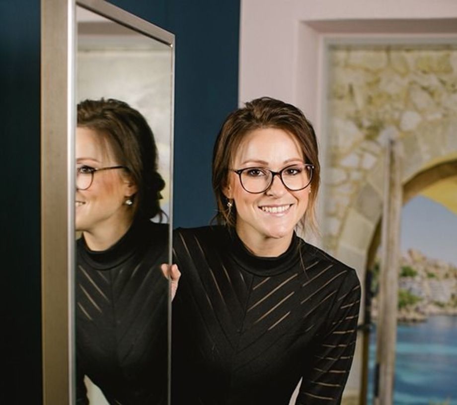 Stylist Make-up & Hair Design by Janine Stelling Maskenbild Atelier